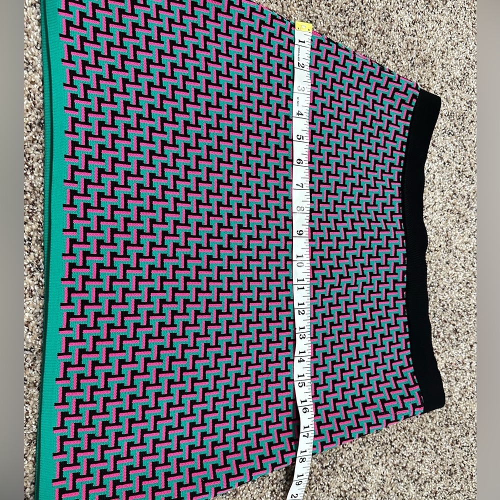 💚🖤💖 Zara Geometric Print Skirt - Green, Black - Picture 4 of 12